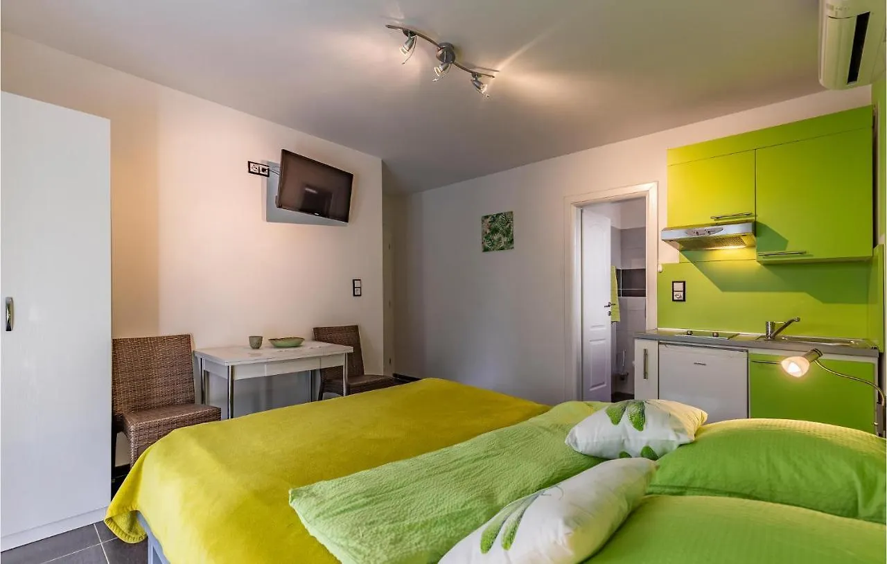 Nice Apartment In Medulin With Kitchen