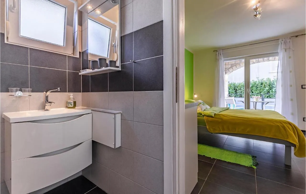 Nice Apartment In Medulin With Kitchen